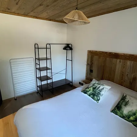 Le Hibou Avec Vue Et Montagnes *